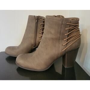 Madden Girl Strappy Ankle Boots Tan Faux Leather Heeled Booties Size 7.5 Zipper